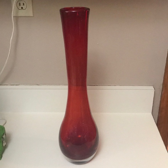 Decorative vase centerpiece - Picture 1 of 5